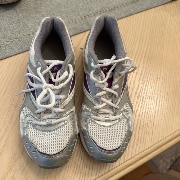 VINTAGE REEBOK RUNNING SHOES - Picture 2 of 10